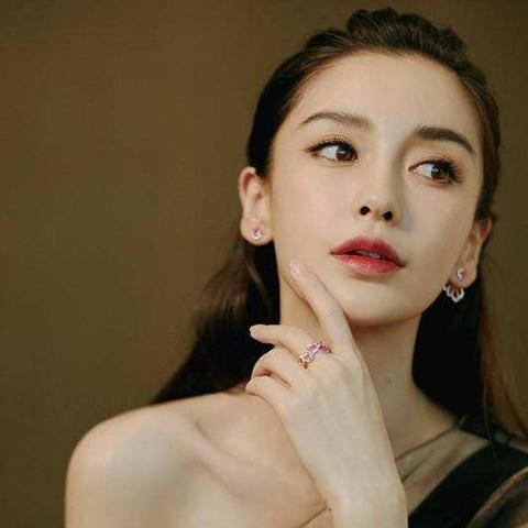 (梦幻蝴蝶长什么样)梦幻蝴蝶巨人肩膀之谜:不可思议的探索与发现