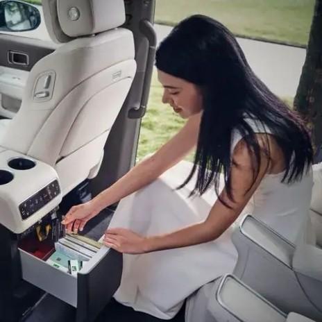 实现商业目标，实力非凡：理想汽车累计销量破百万台，创下中国新能源汽车行业新记录