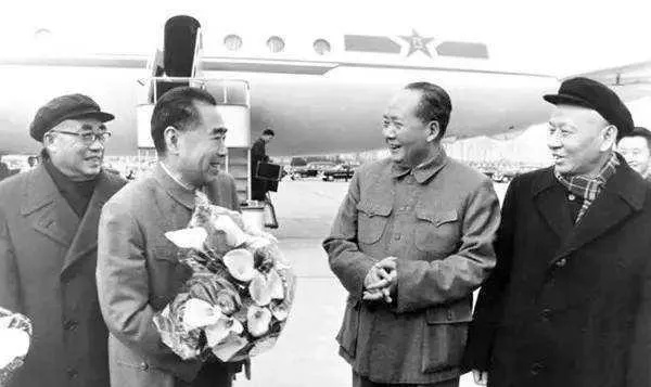 新中国建立:毛泽东、周恩来和朱德三位英雄的不朽传奇 新中国建立:毛泽东、周恩来和朱德三位英雄的不朽传奇