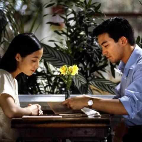 (深夜的诗意)深夜的寓意：卟晚中的象征性意义