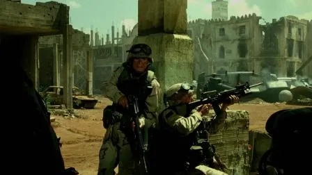 (黑鹰坠落第一关怎么过)探秘游戏黑鹰坠落攻略：打造完美作战策略，征服全球战场！