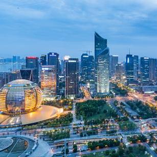 探索英雄之城:这款游戏现在还能玩吗?带你揭示最新动态与玩家反馈